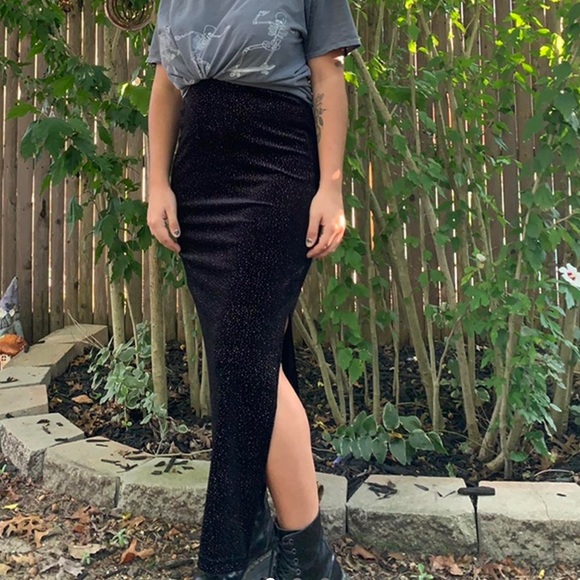 ❤️SOLD❤️Vintage velvet Maxi Skirt - Picture 1 of 3